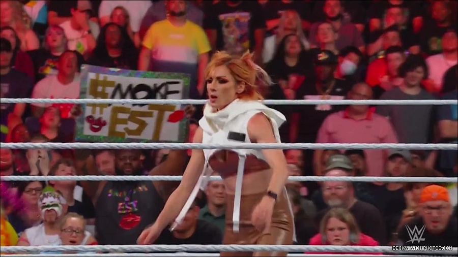 WWE_Monday_Night_RAW_2022_07_18_720p_HDTV_x264-Star_mkv_000845970.jpg
