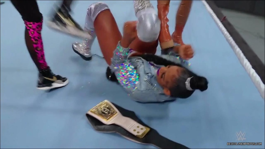 WWE_Monday_Night_RAW_2022_07_18_720p_HDTV_x264-Star_mkv_000848770.jpg