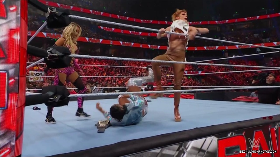 WWE_Monday_Night_RAW_2022_07_18_720p_HDTV_x264-Star_mkv_000850370.jpg