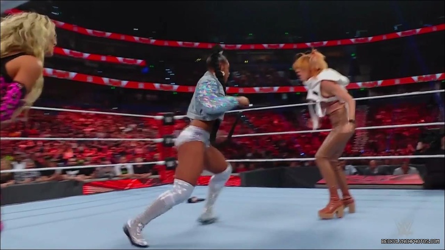 WWE_Monday_Night_RAW_2022_07_18_720p_HDTV_x264-Star_mkv_000857970.jpg