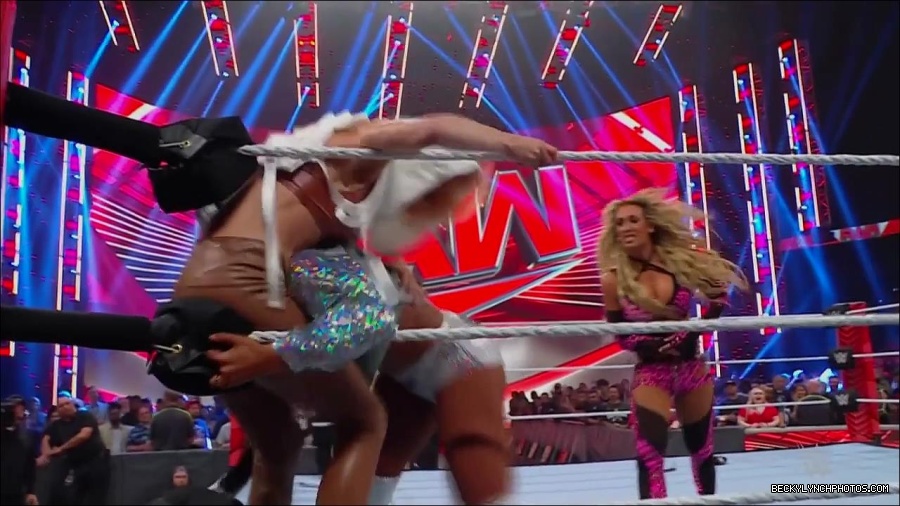 WWE_Monday_Night_RAW_2022_07_18_720p_HDTV_x264-Star_mkv_000861170.jpg