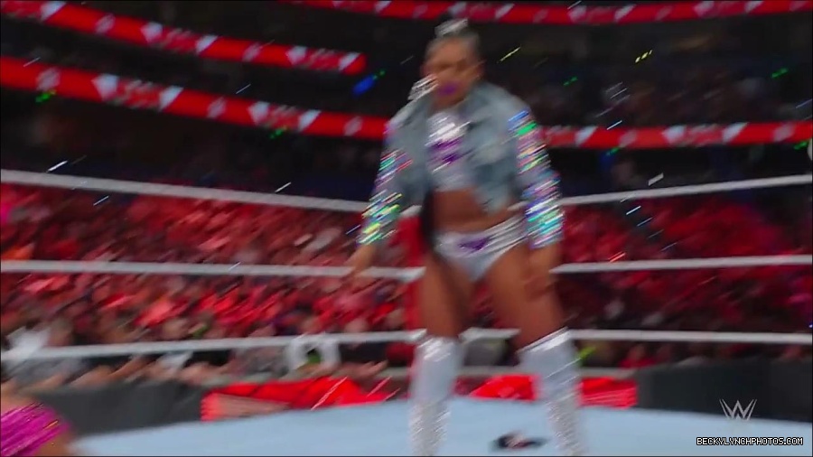 WWE_Monday_Night_RAW_2022_07_18_720p_HDTV_x264-Star_mkv_000868370.jpg