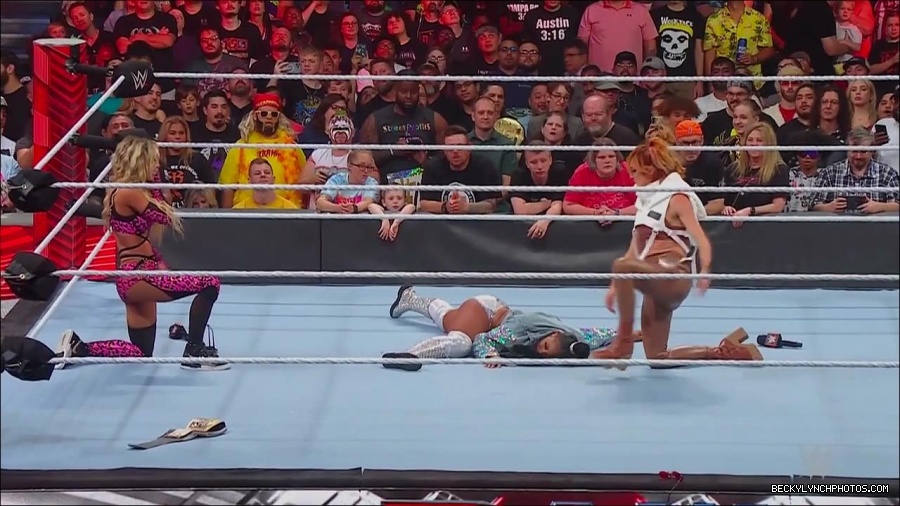 WWE_Monday_Night_RAW_2022_07_18_720p_HDTV_x264-Star_mkv_000873170.jpg