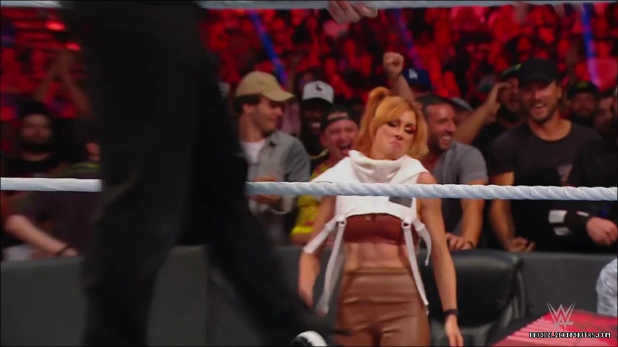 WWE_Monday_Night_RAW_2022_07_18_720p_HDTV_x264-Star_mkv_001353610.jpg