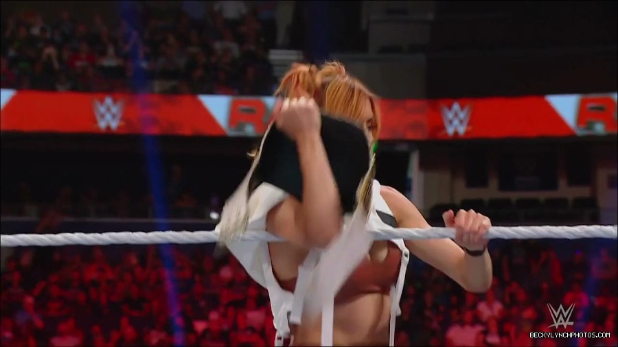 WWE_Monday_Night_RAW_2022_07_18_720p_HDTV_x264-Star_mkv_001377610.jpg