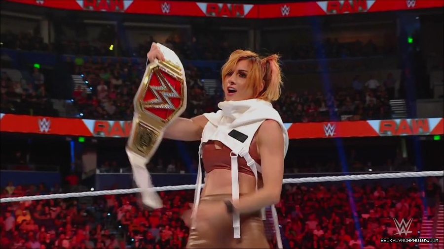 WWE_Monday_Night_RAW_2022_07_18_720p_HDTV_x264-Star_mkv_001384810.jpg