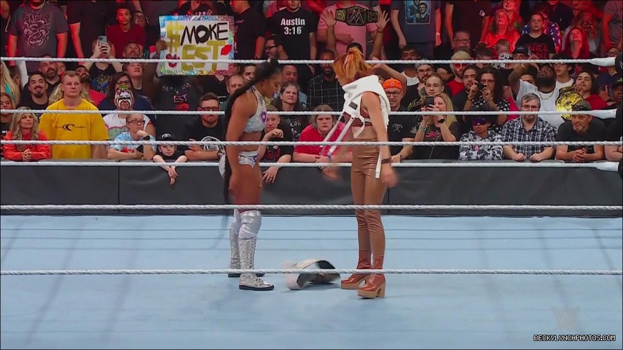 WWE_Monday_Night_RAW_2022_07_18_720p_HDTV_x264-Star_mkv_001394410.jpg