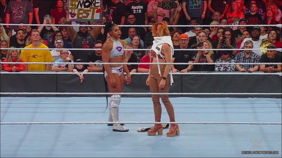 WWE_Monday_Night_RAW_2022_07_18_720p_HDTV_x264-Star_mkv_001395610.jpg