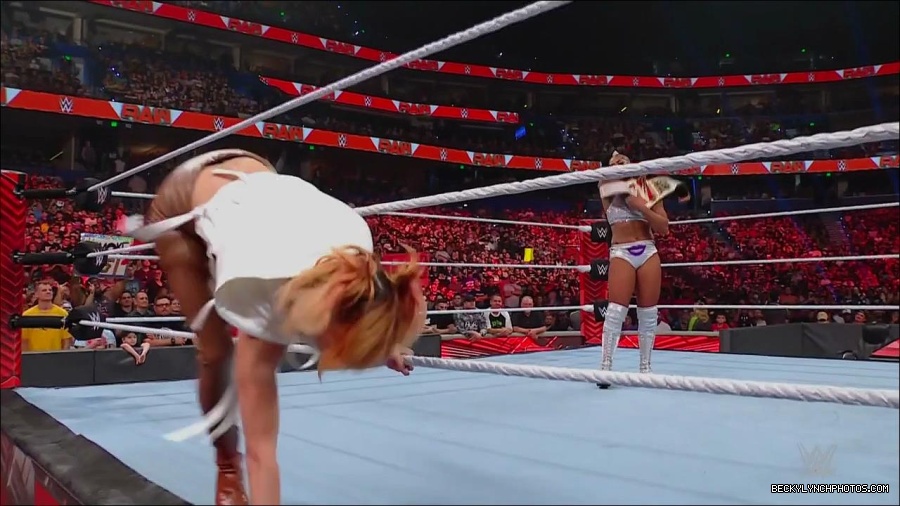 WWE_Monday_Night_RAW_2022_07_18_720p_HDTV_x264-Star_mkv_001402810.jpg