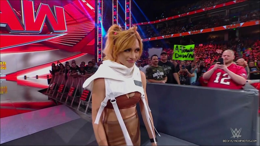 WWE_Monday_Night_RAW_2022_07_18_720p_HDTV_x264-Star_mkv_001408810.jpg