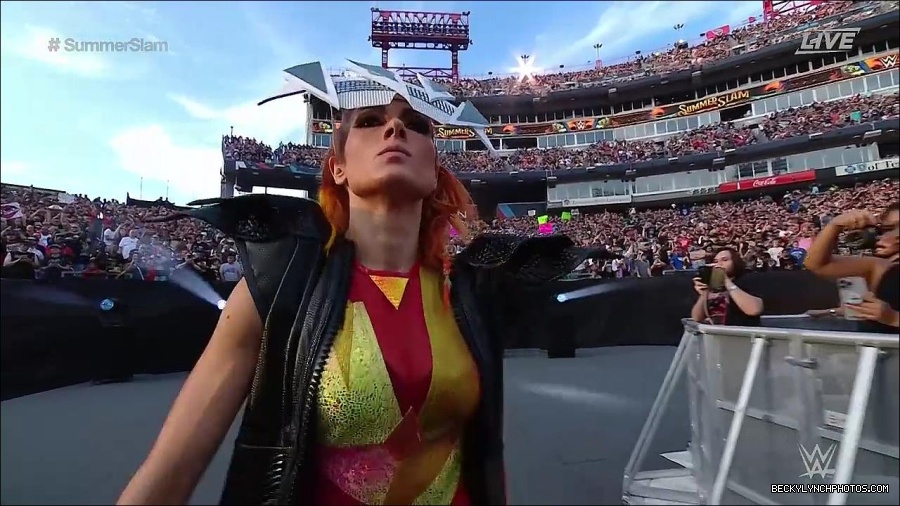 WWE_SummerSlam_2022_720p_WEB_h264-HEEL_mp4_000288887.jpg