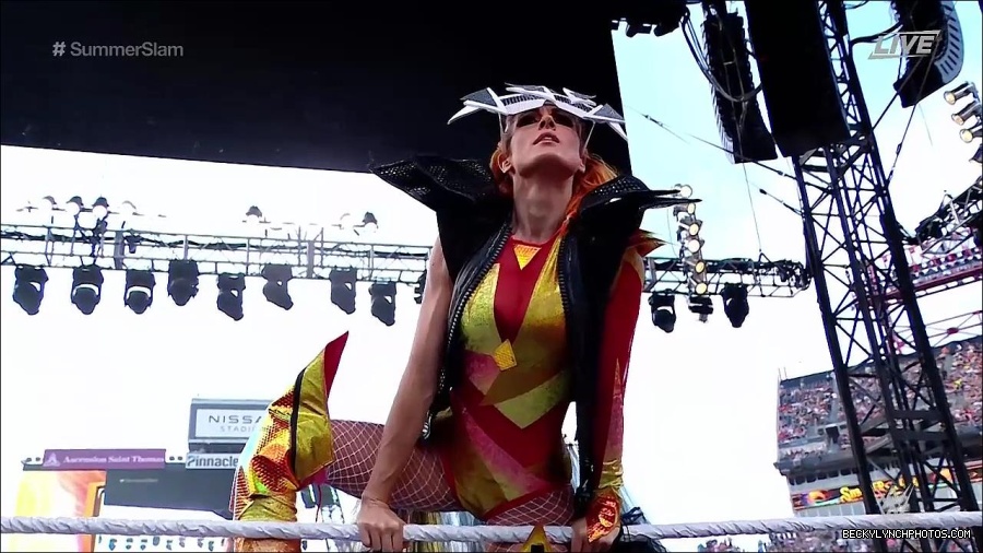 WWE_SummerSlam_2022_720p_WEB_h264-HEEL_mp4_000354487.jpg
