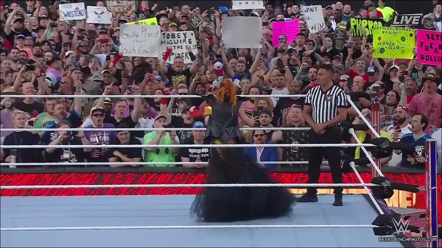 WWE_SummerSlam_2022_720p_WEB_h264-HEEL_mp4_000358087.jpg