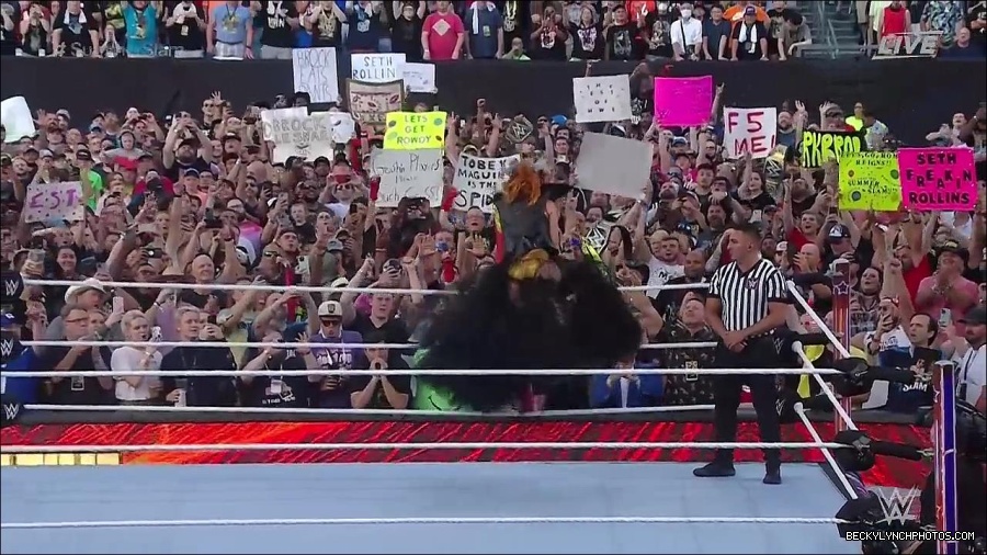 WWE_SummerSlam_2022_720p_WEB_h264-HEEL_mp4_000359687.jpg