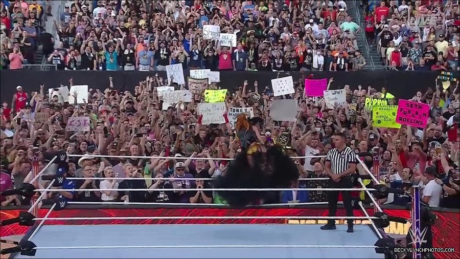 WWE_SummerSlam_2022_720p_WEB_h264-HEEL_mp4_000361287.jpg