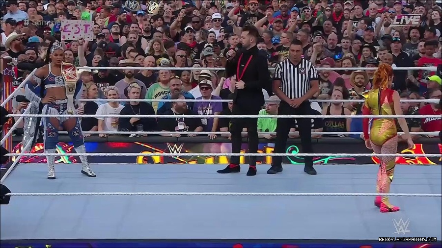 WWE_SummerSlam_2022_720p_WEB_h264-HEEL_mp4_000488087.jpg