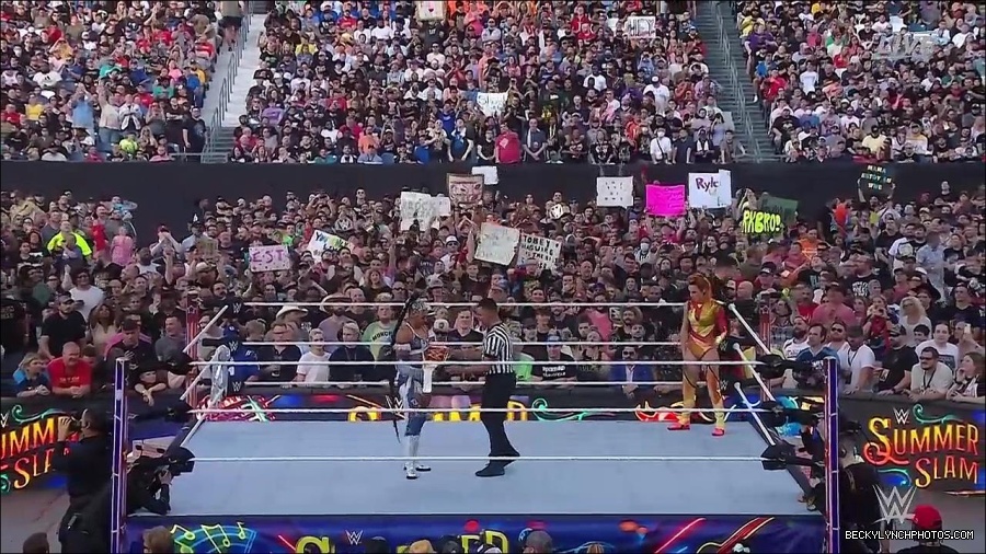WWE_SummerSlam_2022_720p_WEB_h264-HEEL_mp4_000505287.jpg