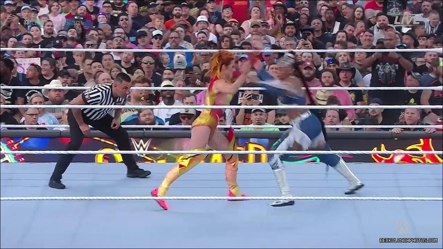 WWE_SummerSlam_2022_720p_WEB_h264-HEEL_mp4_000544887.jpg