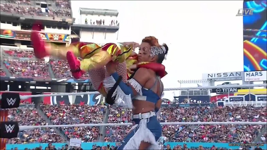 WWE_SummerSlam_2022_720p_WEB_h264-HEEL_mp4_000567854.jpg