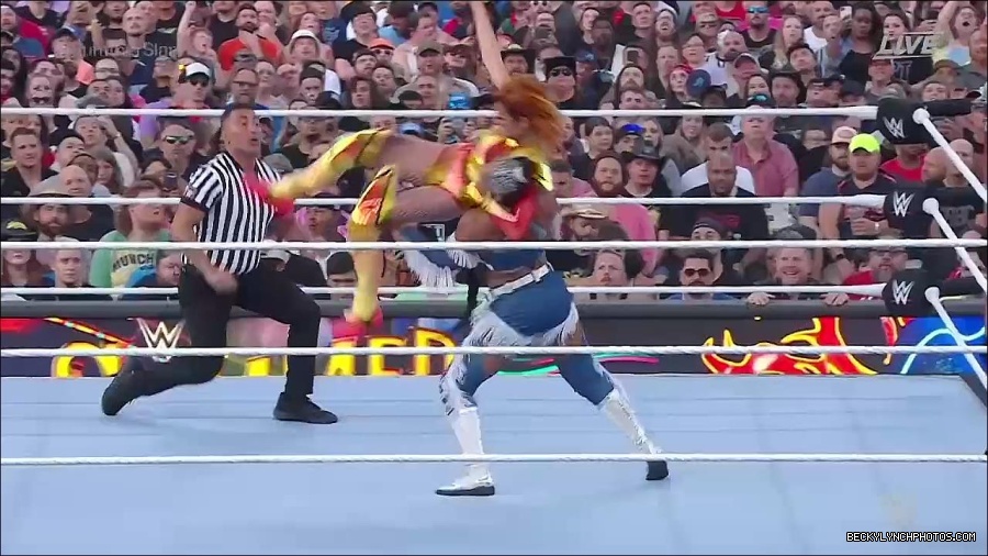 WWE_SummerSlam_2022_720p_WEB_h264-HEEL_mp4_000568254.jpg
