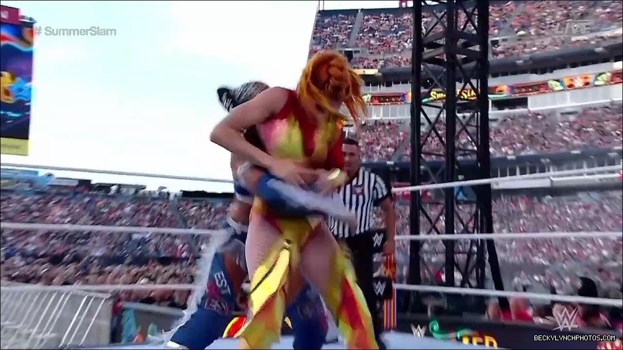 WWE_SummerSlam_2022_720p_WEB_h264-HEEL_mp4_000577454.jpg