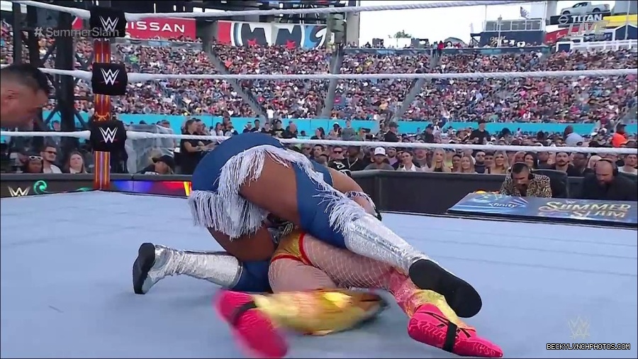 WWE_SummerSlam_2022_720p_WEB_h264-HEEL_mp4_000583454.jpg