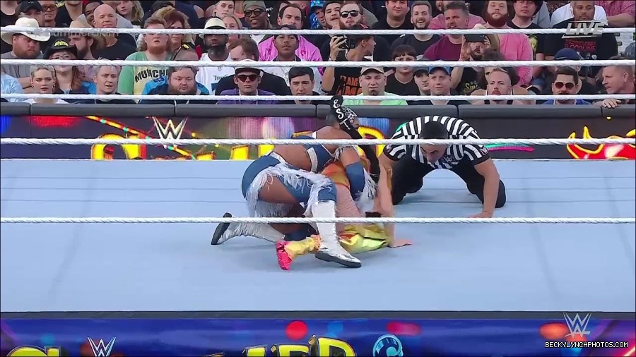 WWE_SummerSlam_2022_720p_WEB_h264-HEEL_mp4_000586254.jpg