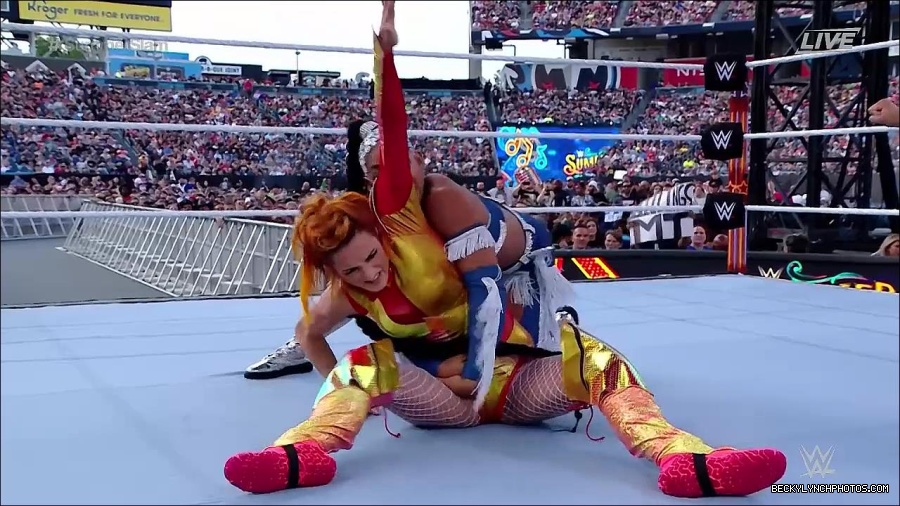 WWE_SummerSlam_2022_720p_WEB_h264-HEEL_mp4_000588254.jpg