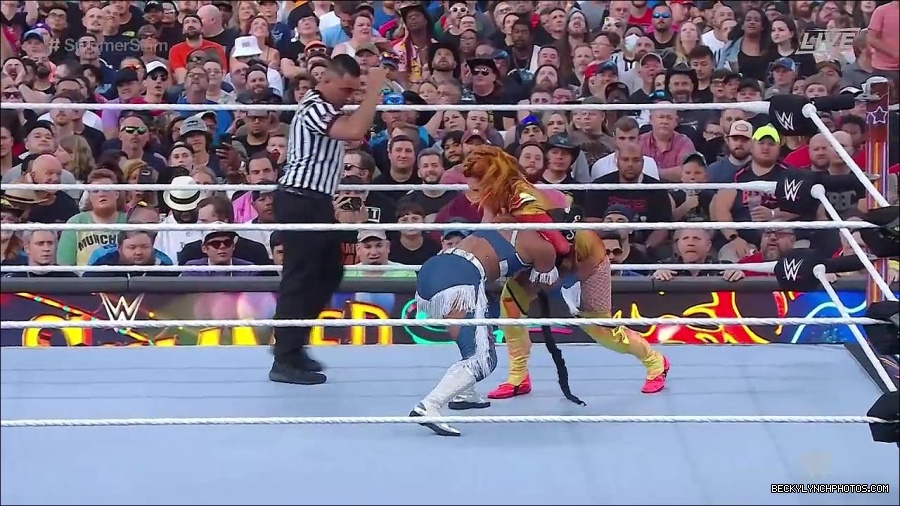 WWE_SummerSlam_2022_720p_WEB_h264-HEEL_mp4_000599854.jpg
