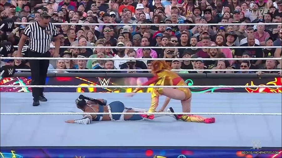 WWE_SummerSlam_2022_720p_WEB_h264-HEEL_mp4_000624654.jpg