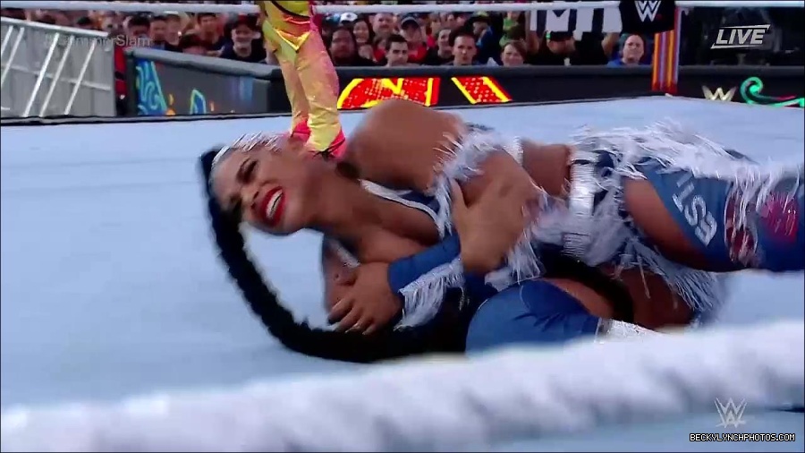 WWE_SummerSlam_2022_720p_WEB_h264-HEEL_mp4_000632254.jpg