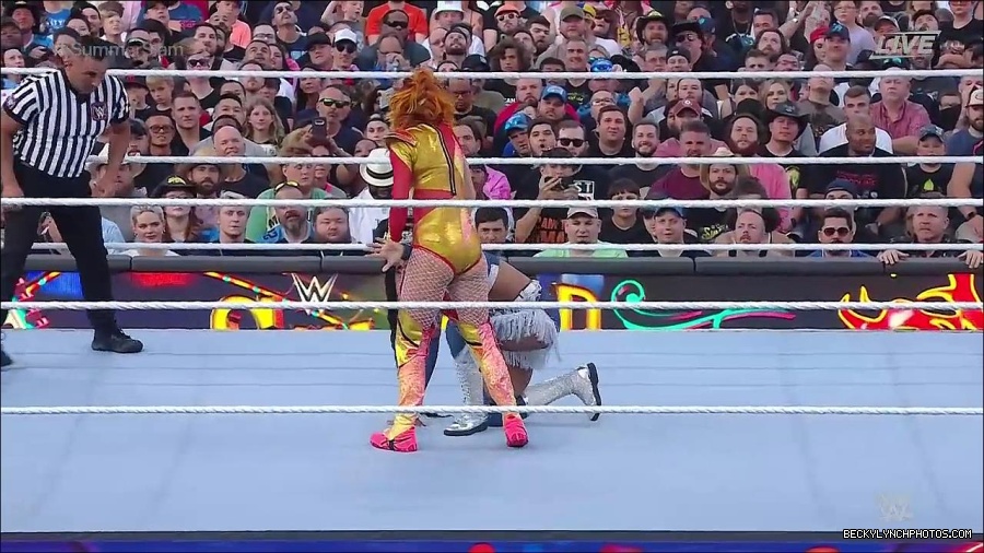 WWE_SummerSlam_2022_720p_WEB_h264-HEEL_mp4_000645454.jpg