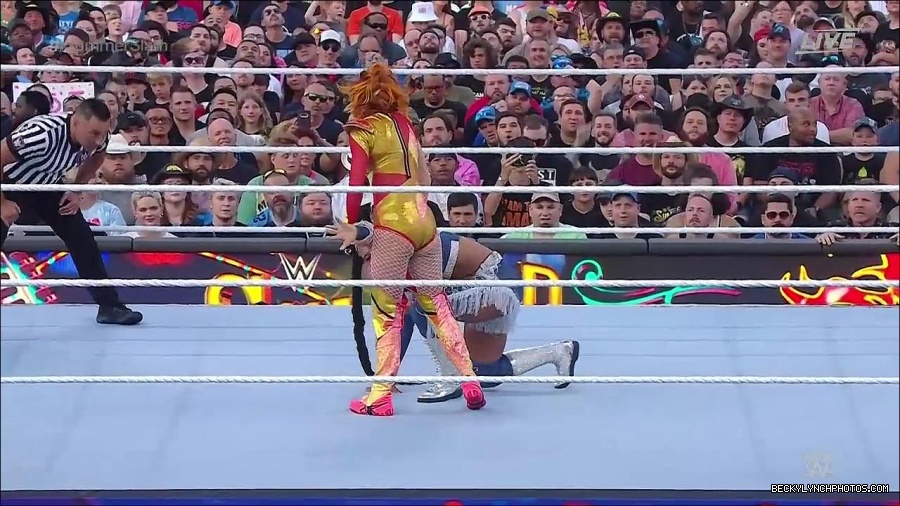 WWE_SummerSlam_2022_720p_WEB_h264-HEEL_mp4_000645854.jpg