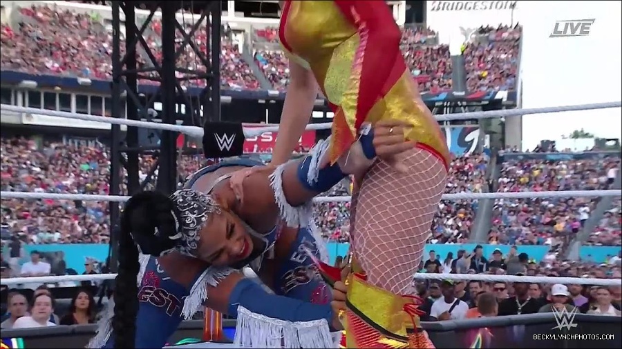 WWE_SummerSlam_2022_720p_WEB_h264-HEEL_mp4_000647854.jpg