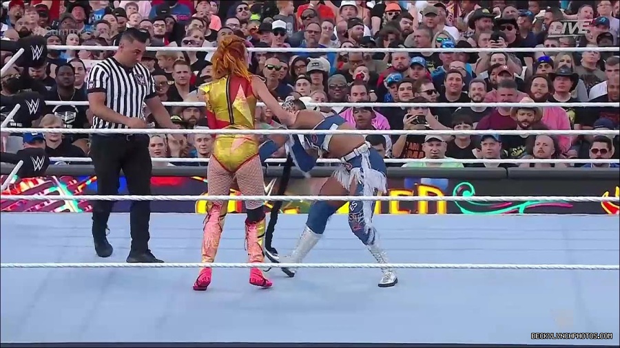 WWE_SummerSlam_2022_720p_WEB_h264-HEEL_mp4_000653854.jpg