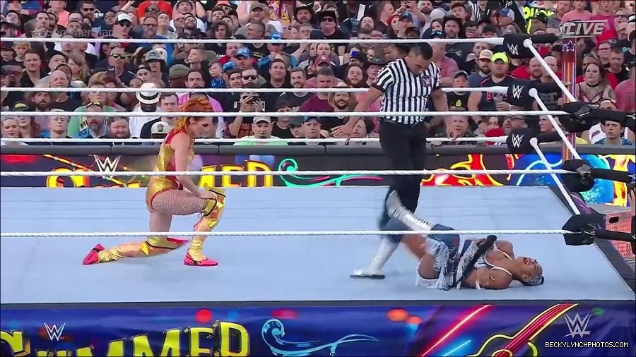 WWE_SummerSlam_2022_720p_WEB_h264-HEEL_mp4_000673054.jpg