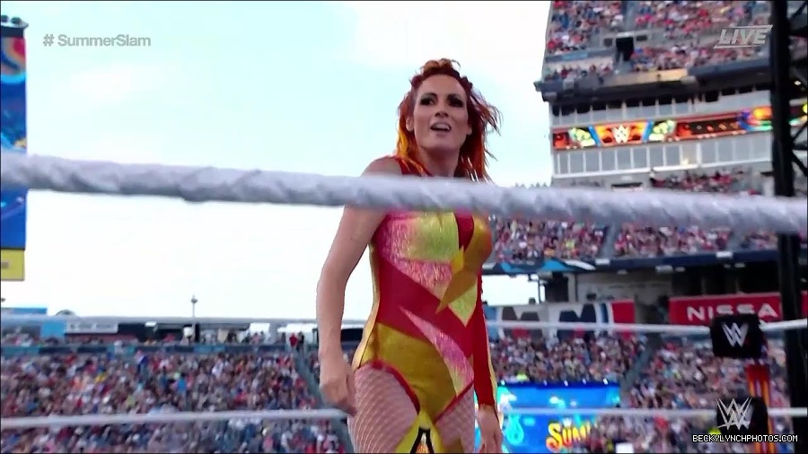 WWE_SummerSlam_2022_720p_WEB_h264-HEEL_mp4_000675454.jpg