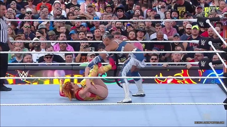 WWE_SummerSlam_2022_720p_WEB_h264-HEEL_mp4_000689854.jpg