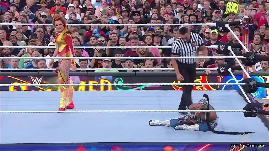 WWE_SummerSlam_2022_720p_WEB_h264-HEEL_mp4_000693854.jpg