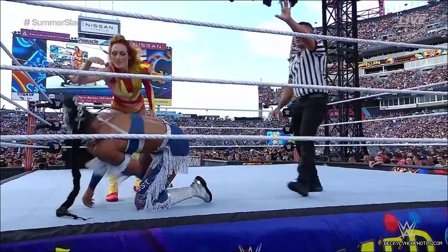 WWE_SummerSlam_2022_720p_WEB_h264-HEEL_mp4_000701854.jpg