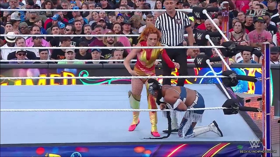 WWE_SummerSlam_2022_720p_WEB_h264-HEEL_mp4_000707454.jpg