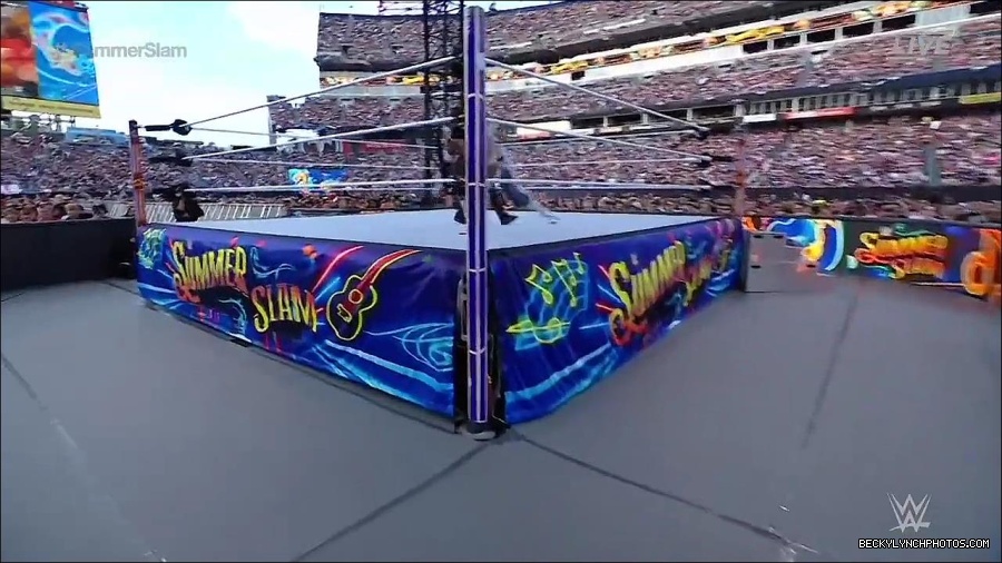 WWE_SummerSlam_2022_720p_WEB_h264-HEEL_mp4_000742654.jpg
