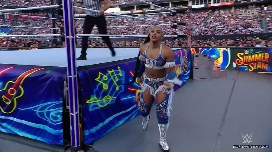 WWE_SummerSlam_2022_720p_WEB_h264-HEEL_mp4_000744654.jpg
