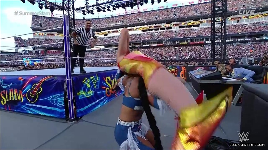 WWE_SummerSlam_2022_720p_WEB_h264-HEEL_mp4_000748654.jpg
