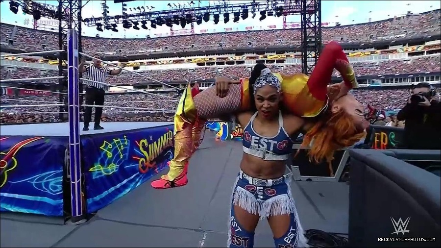 WWE_SummerSlam_2022_720p_WEB_h264-HEEL_mp4_000750654.jpg