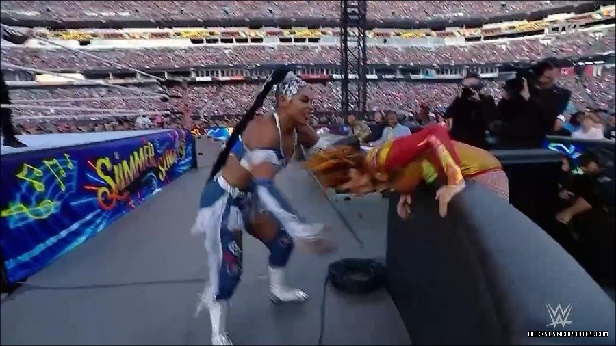 WWE_SummerSlam_2022_720p_WEB_h264-HEEL_mp4_000752654.jpg