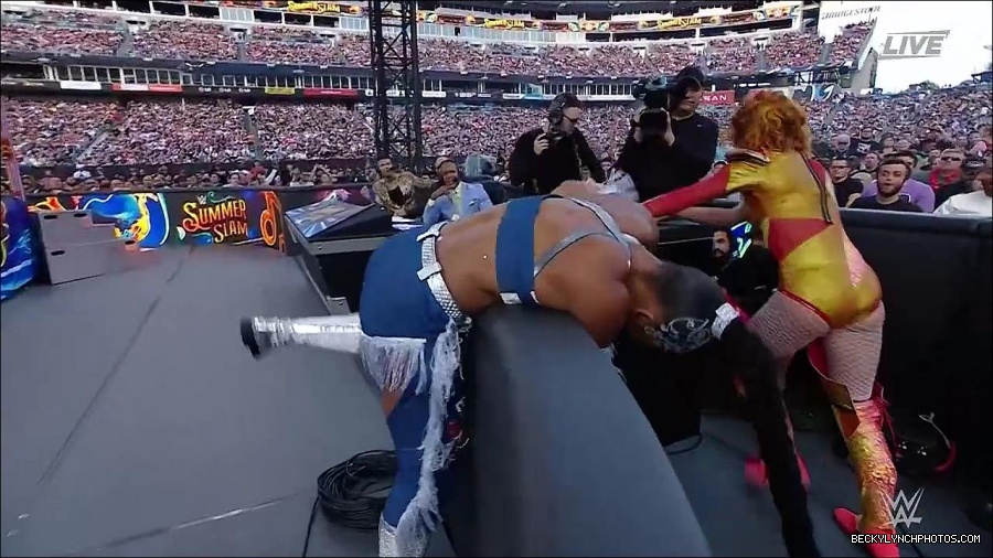 WWE_SummerSlam_2022_720p_WEB_h264-HEEL_mp4_000755854.jpg