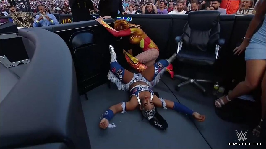 WWE_SummerSlam_2022_720p_WEB_h264-HEEL_mp4_000762654.jpg