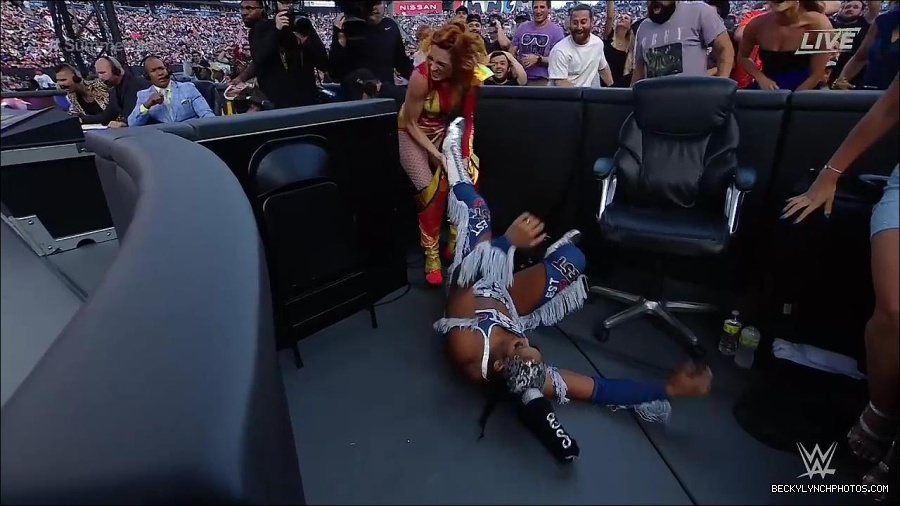 WWE_SummerSlam_2022_720p_WEB_h264-HEEL_mp4_000764654.jpg