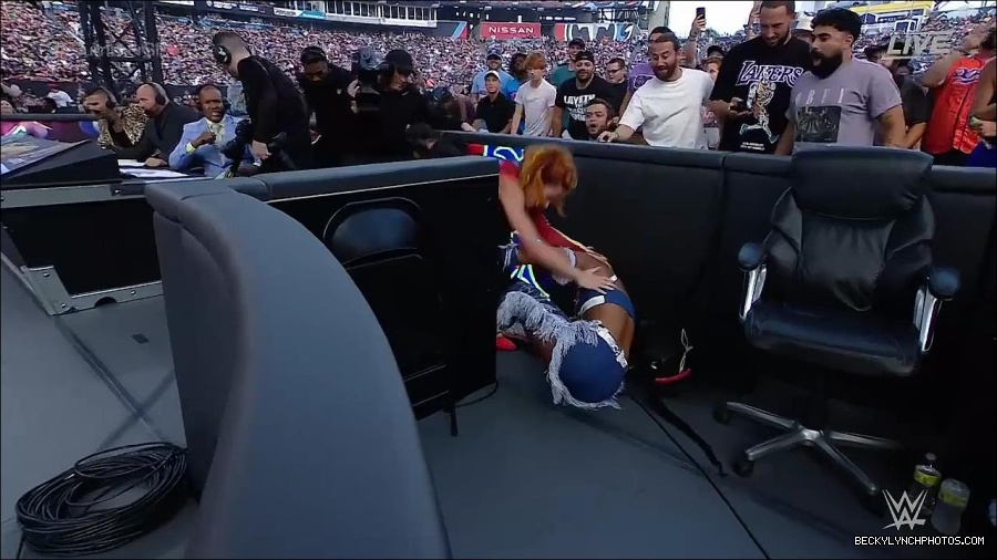 WWE_SummerSlam_2022_720p_WEB_h264-HEEL_mp4_000766254.jpg
